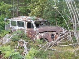 rusted damaged car