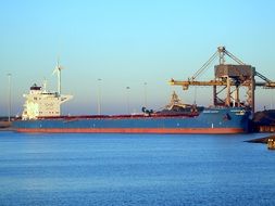 anangel harmony in a port