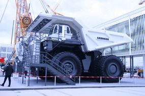 tipper construction machine