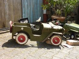 Small military vehicle