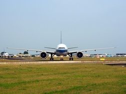 beautiful photo of boeing 777