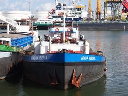 Picture of aqua iberia ship in rotterdam