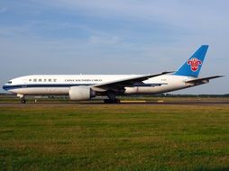 Photo of boeing 777 at the airport