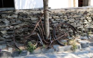 Abandoned bicycle