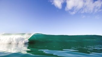 unusual beauty ocean wave