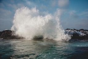 fabulous splashing wave