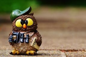 Cute statue of photographer in shape of owl