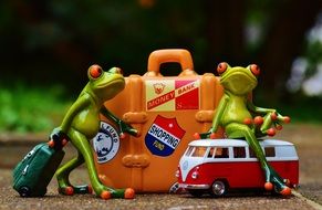 toy frogs are going to travel
