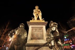 rembrandt, bronze monument to painter at night, netherlands, amsterdam