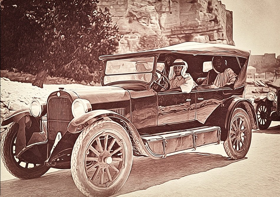 Old photo of the antique car