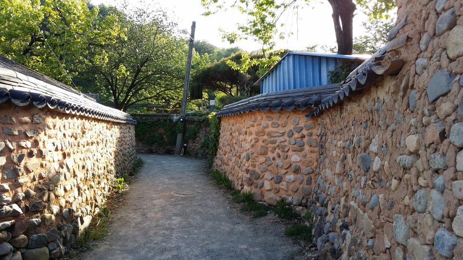 rural stone lanes
