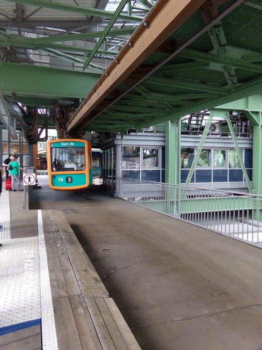picture of the elevated railway, wuppertal, germany