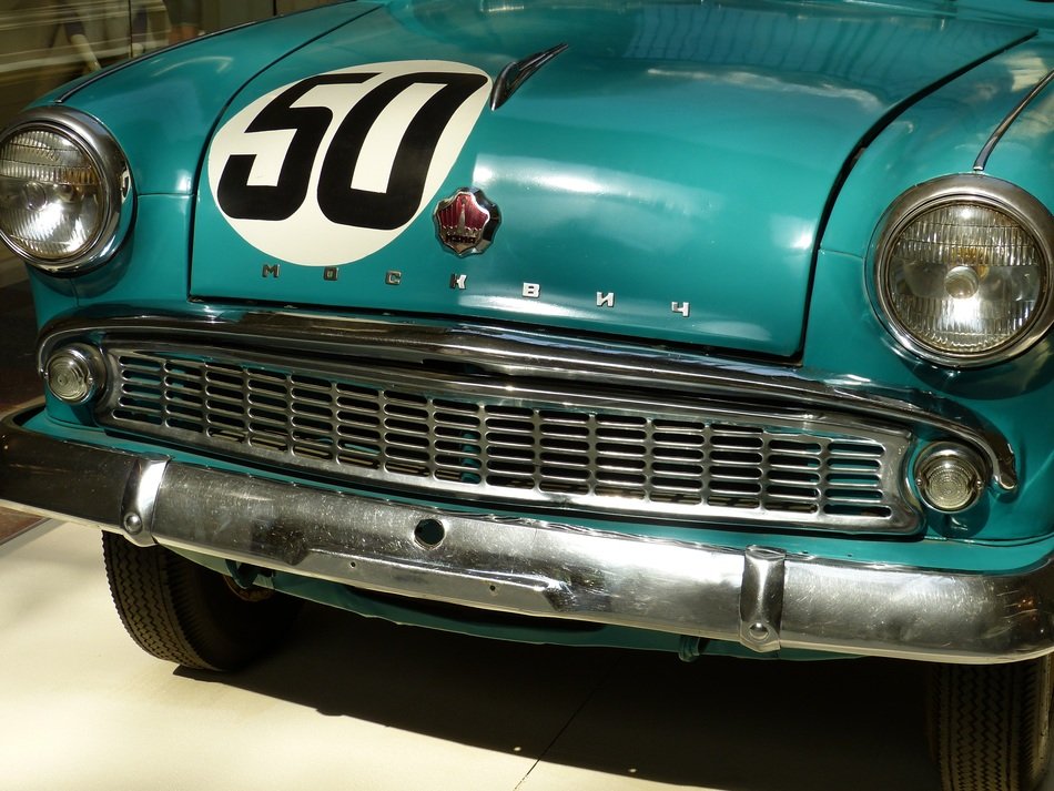 the number fifty on the hood of the retro car