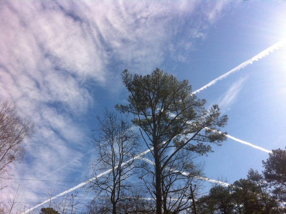 contrails clouds