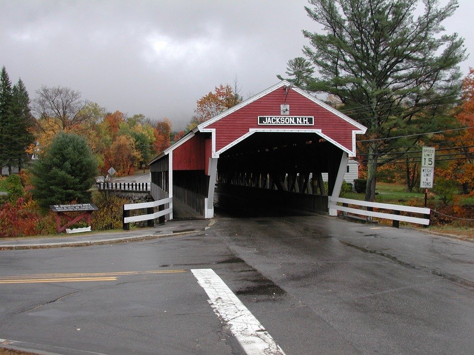 Picture of new Hampshire's covered bridge