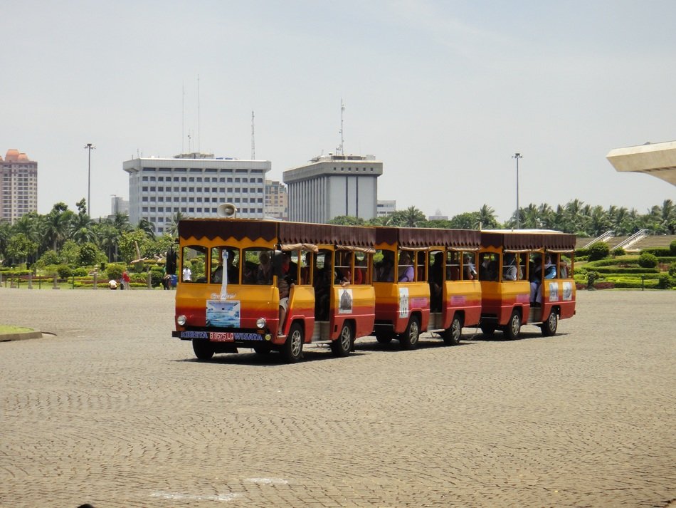 tourist vehicle in city park