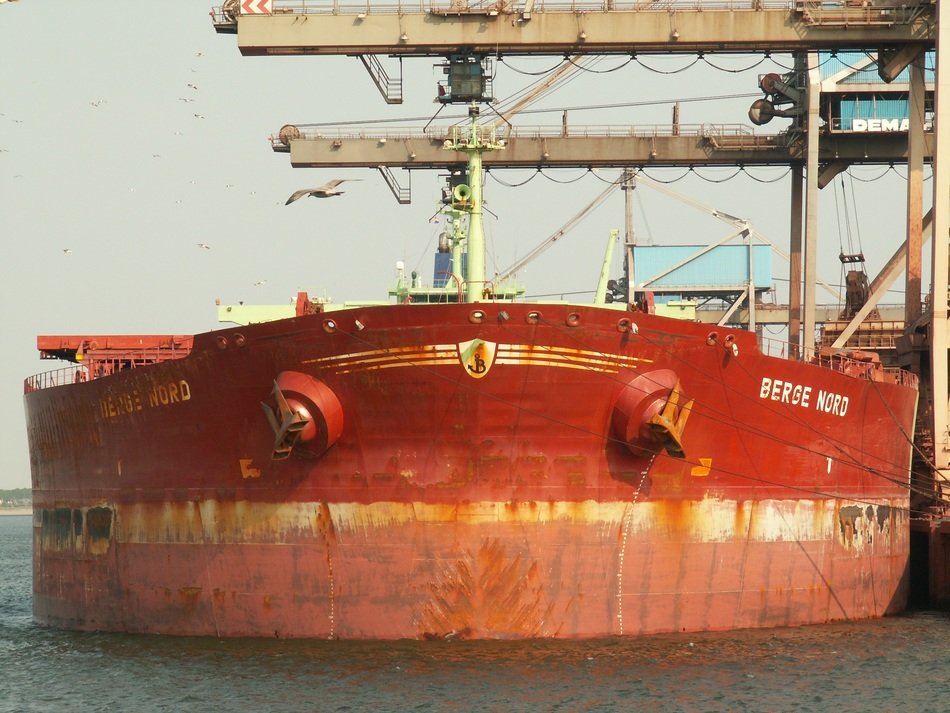 Berger Nord ship in port