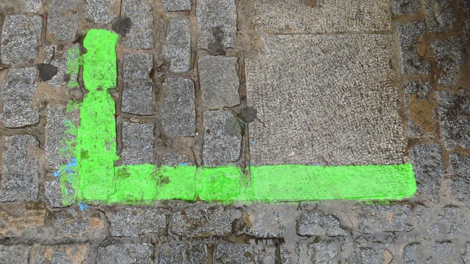 green lines on the street