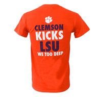 Colorful t-shirt with the paw clipart