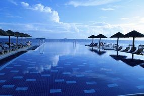 maldives relax pool