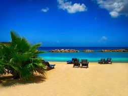 heavenly place to relax - sandy beach and ocean