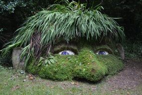 garden figure as a living