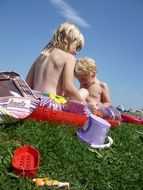 children play on the lawn