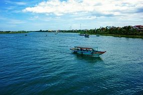 vietnam lonely boat