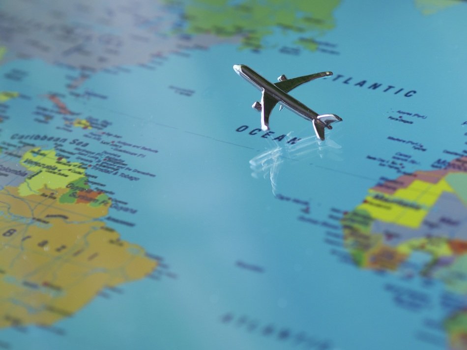 aircraft on the map of the world