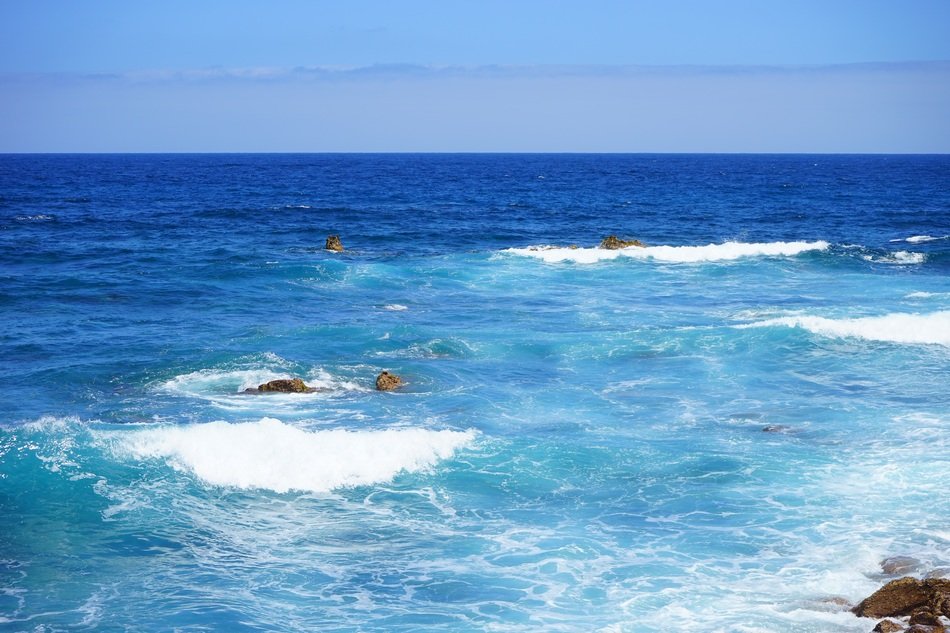 blue water of the ocean