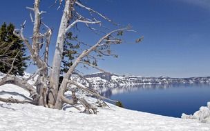 beautiful winter crater lake in oregon