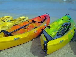 color canoes