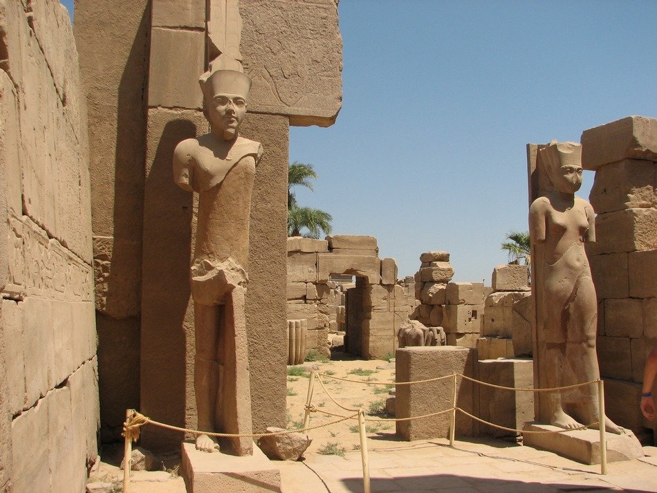 egyptian ruined pharaohs for tourists
