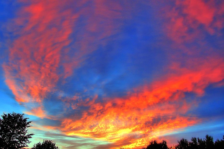 unusual beauty cloud cover