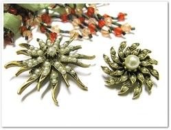 vintage brooches as a work of art