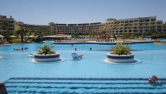 relax pool hotel