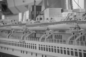 ship romance lifeboats romantic black and white view