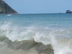 eastern caribbean turquoise waves