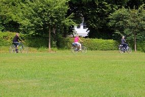 Walk on the bike in the summer