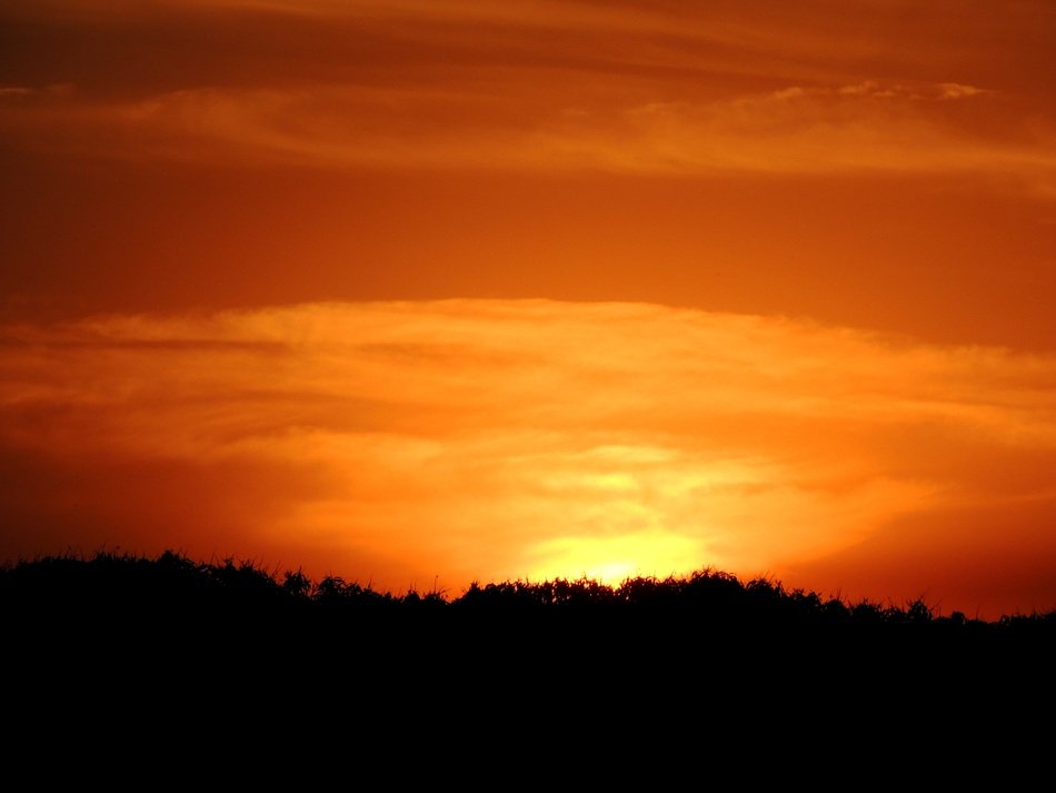 sol sunset against light fine view