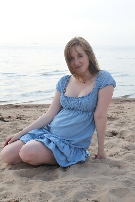 pregnancy girl on beach