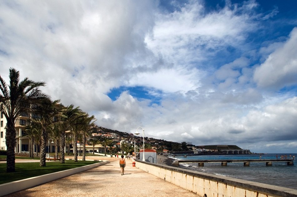Madeira beach of Santa Cruz