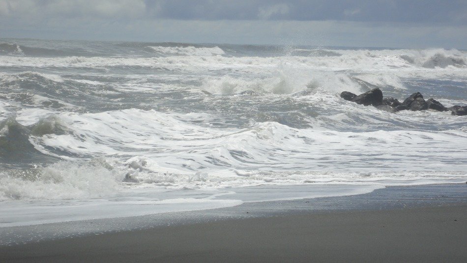 white waves during the surf