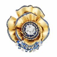 brooch in the shape of a bud with gem