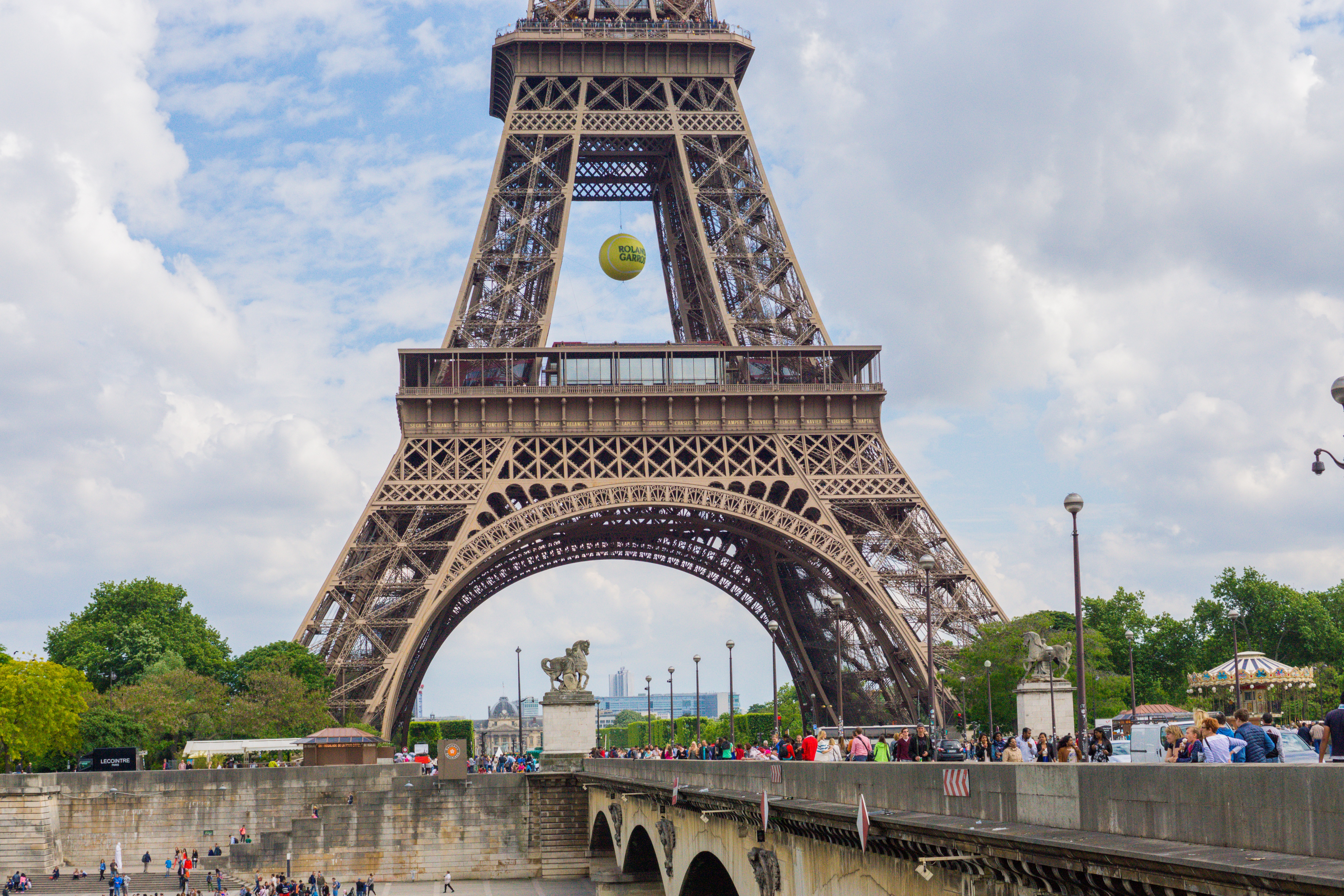 Какой год в париже. Франция Эйфель мост. Франция Париж Эйфелева башня. Эйфелева башня (Париж), арх. Эйфель.. Париж памятник Эйфелева башня.