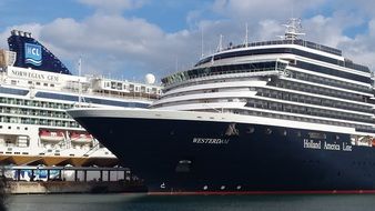 cruise ship port