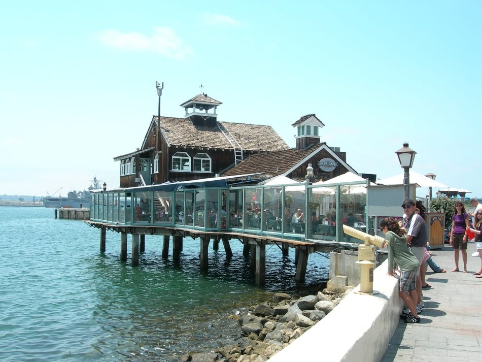 house on water in coronado