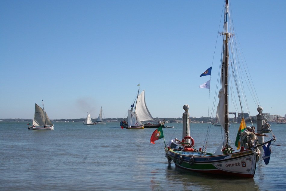 tourist boats on the Tagus river