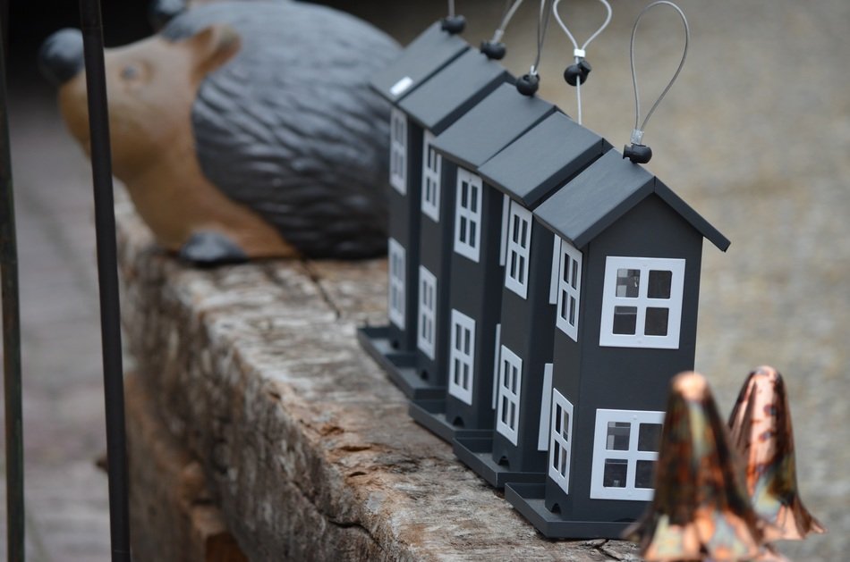 little decorative houses