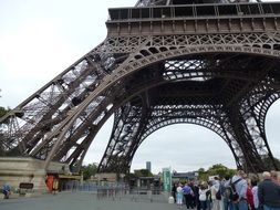 people near the eiffel tower